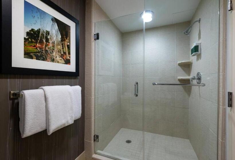 هتل Courtyard High Point