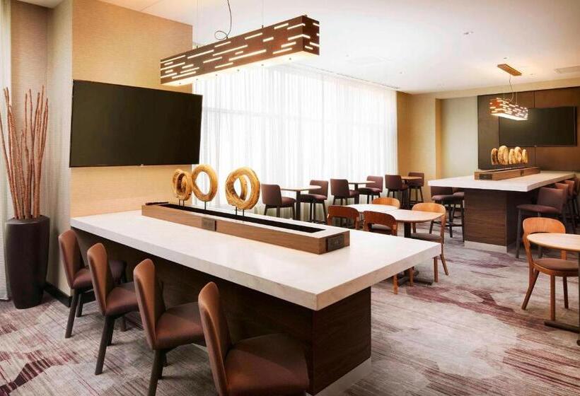 בית מלון כפרי Courtyard Indianapolis Downtown