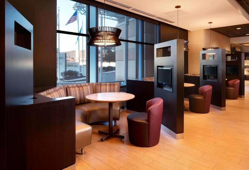 בית מלון כפרי Courtyard Indianapolis Downtown