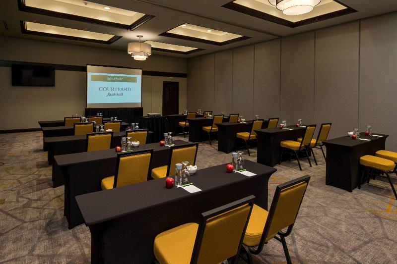 בית מלון כפרי Courtyard By Marriott Lafayette