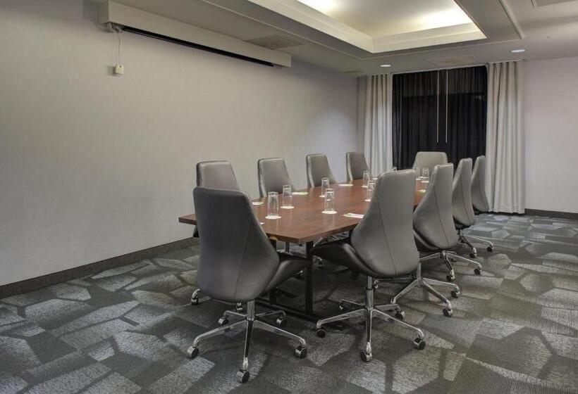 ホテル Courtyard Richmond Chester