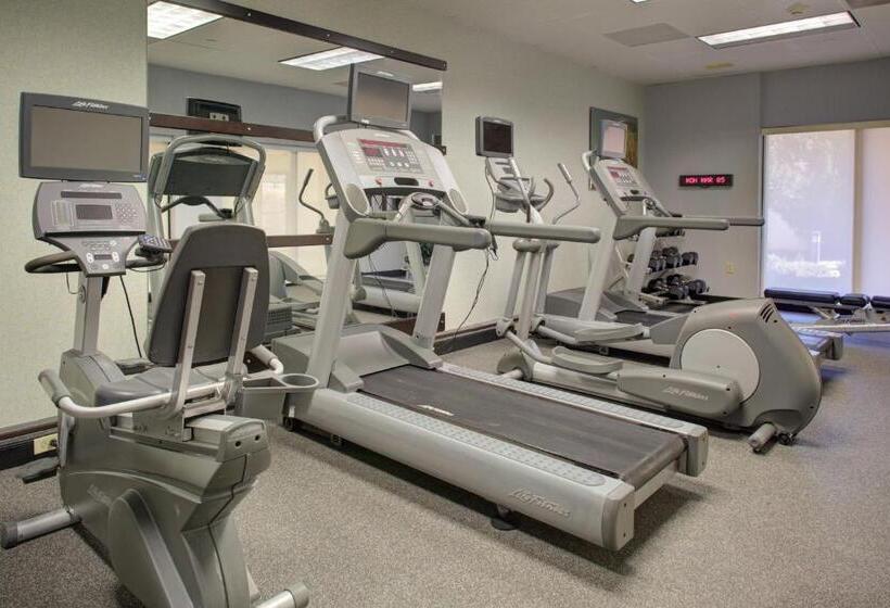 ホテル Courtyard Richmond Chester