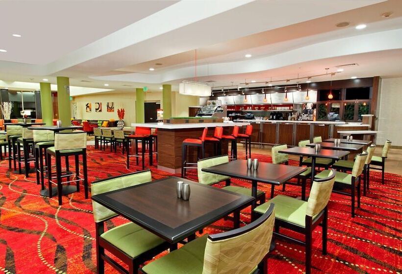 هتل Courtyard By Marriott St. George