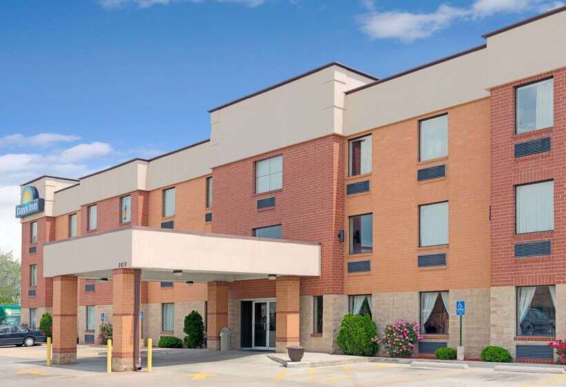 هتل Days Inn By Wyndham Downtown St. Louis