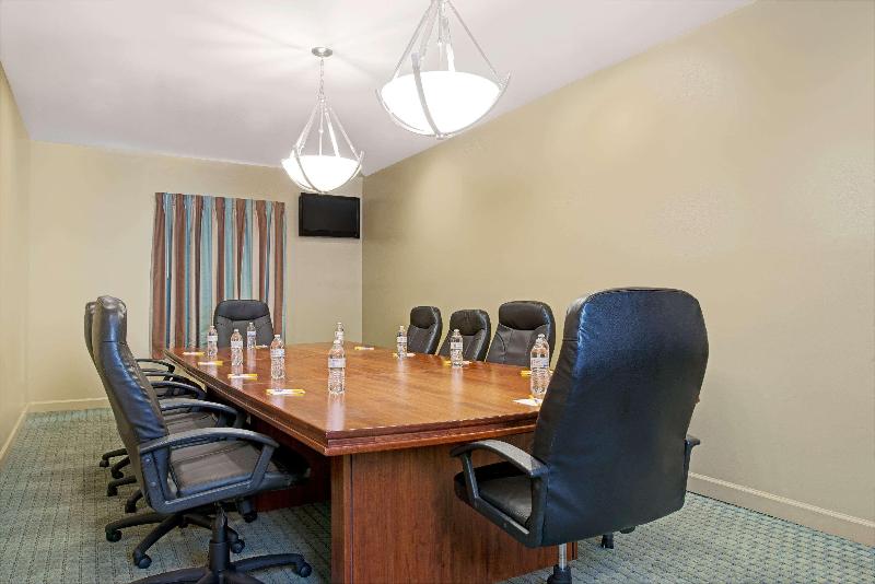 酒店 Days Inn By Wyndham Downtown St. Louis