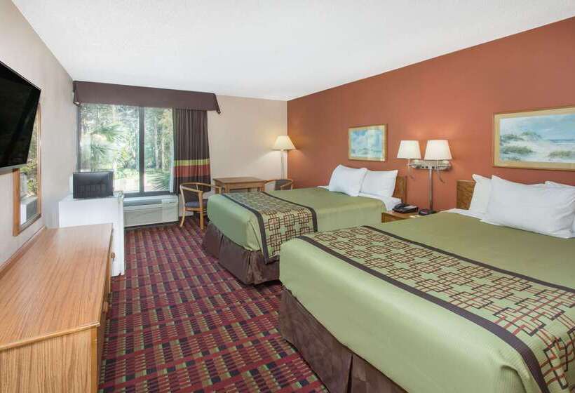 هتل La Quinta Inn & Suites By Wyndham Myrtle Beach