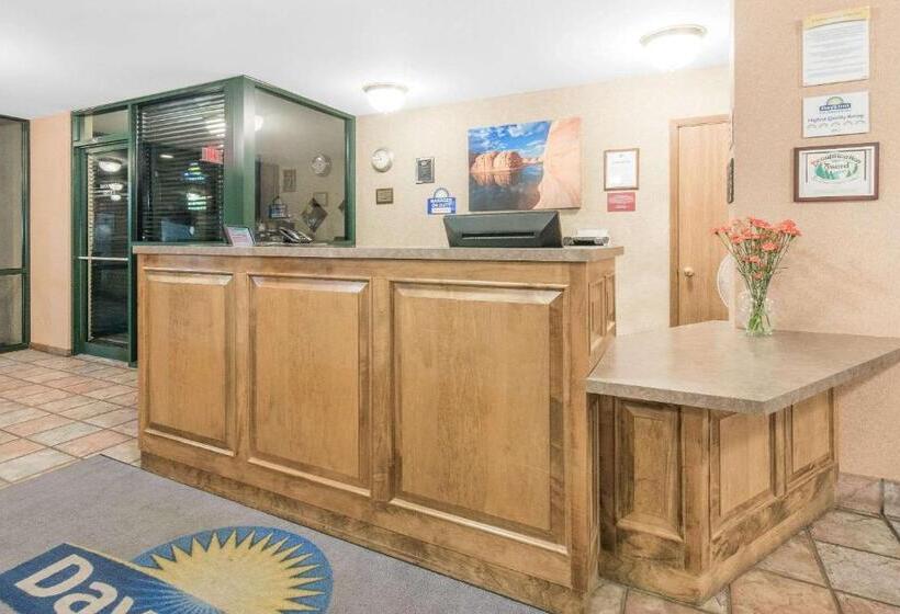 酒店 Days Inn By Wyndham West Rapid City