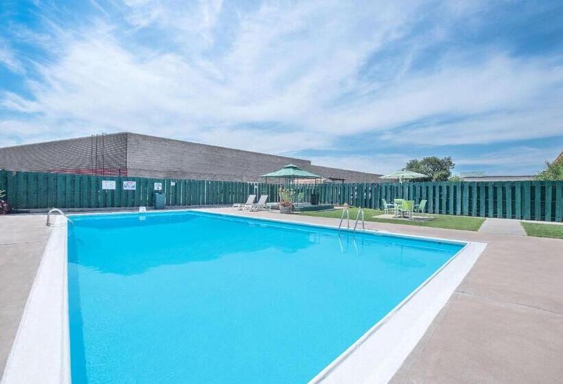 酒店 Days Inn By Wyndham West Rapid City