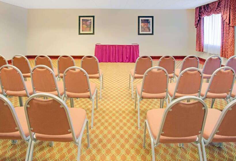 فندق Days Inn & Suites By Wyndham Laurel Near Fort Meade