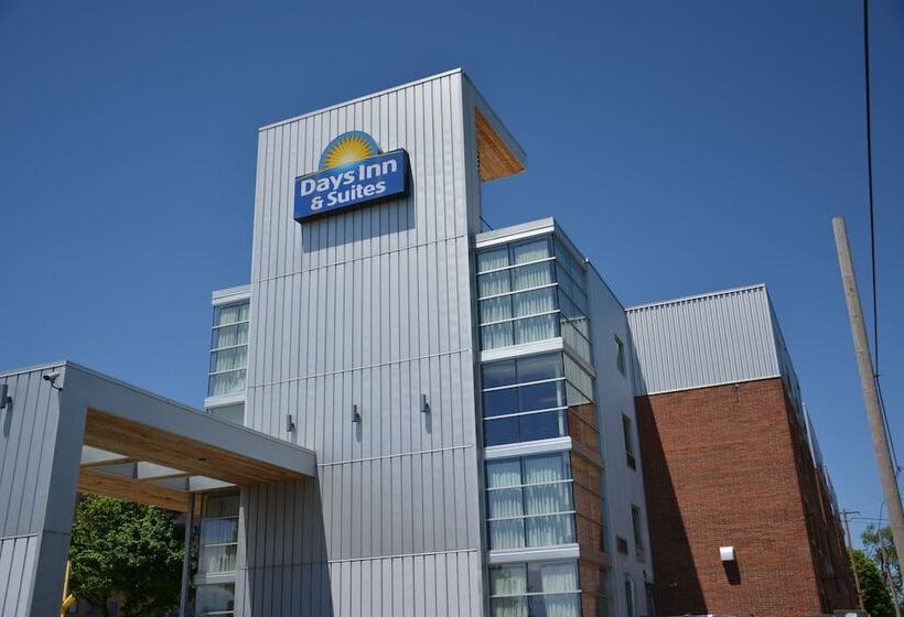 هتل Days Inn & Suites By Wyndham Milwaukee