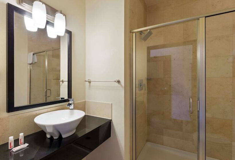 ホテル Days Inn & Suites By Wyndham Milwaukee