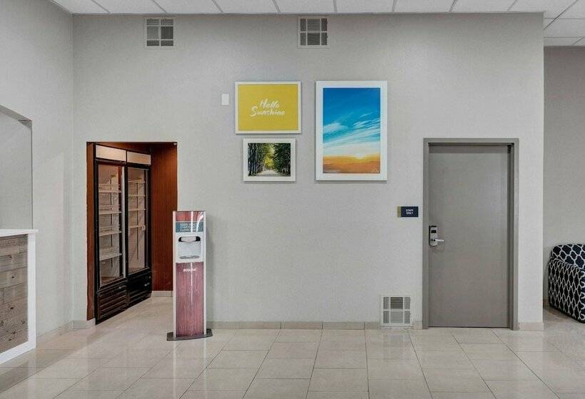 هتل Days Inn & Suites By Wyndham Niagara Falls/buffalo