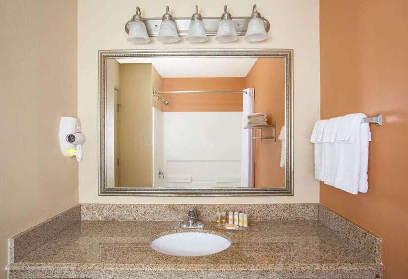 فندق Days Inn & Suites By Wyndham Thibodaux