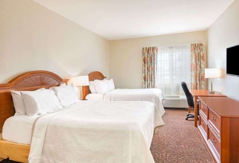 Отель Days Inn & Suites By Wyndham Tucson/marana