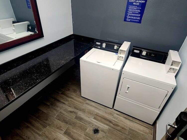 Отель Days Inn & Suites By Wyndham Tucson/marana