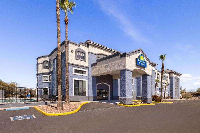 Отель Days Inn & Suites By Wyndham Tucson/marana