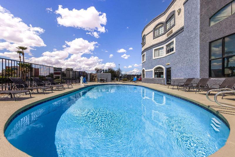 Отель Days Inn & Suites By Wyndham Tucson/marana