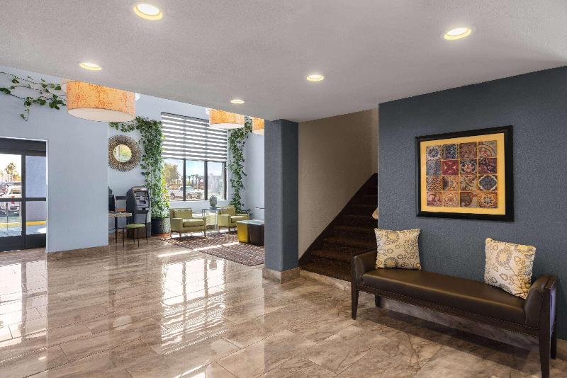 Отель Days Inn & Suites By Wyndham Tucson/marana