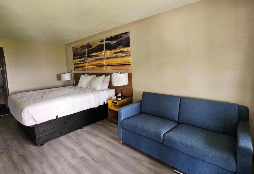 Отель Days Inn & Suites By Wyndham Vicksburg