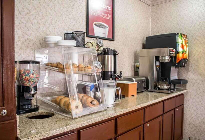 בית מלון כפרי Econo Lodge Akron Copley Northwest