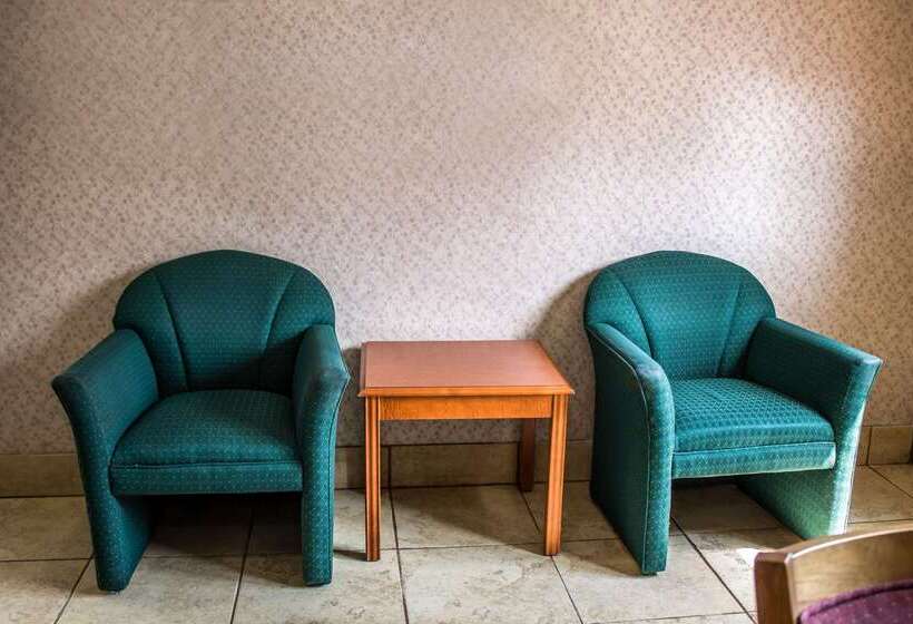 בית מלון כפרי Econo Lodge Akron Copley Northwest