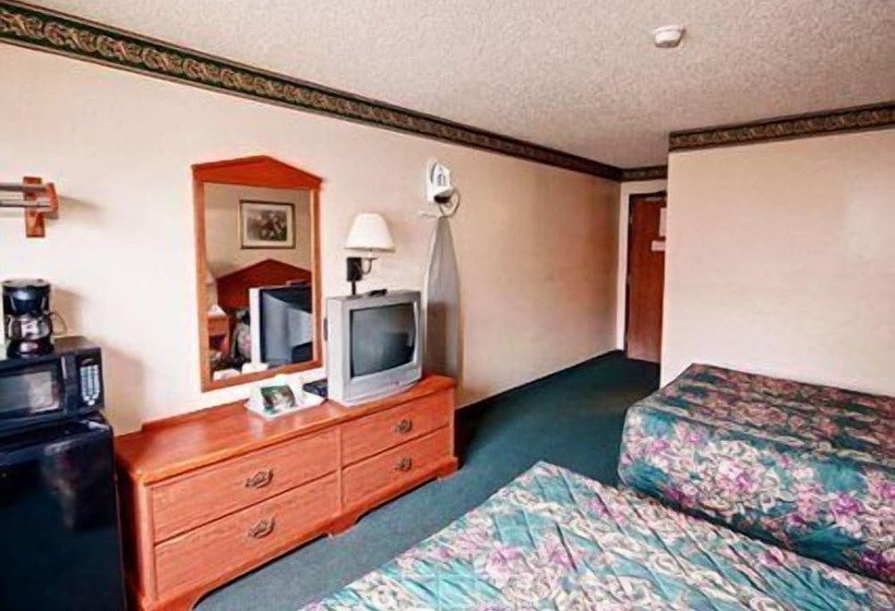 בית מלון כפרי Econo Lodge Akron Copley Northwest