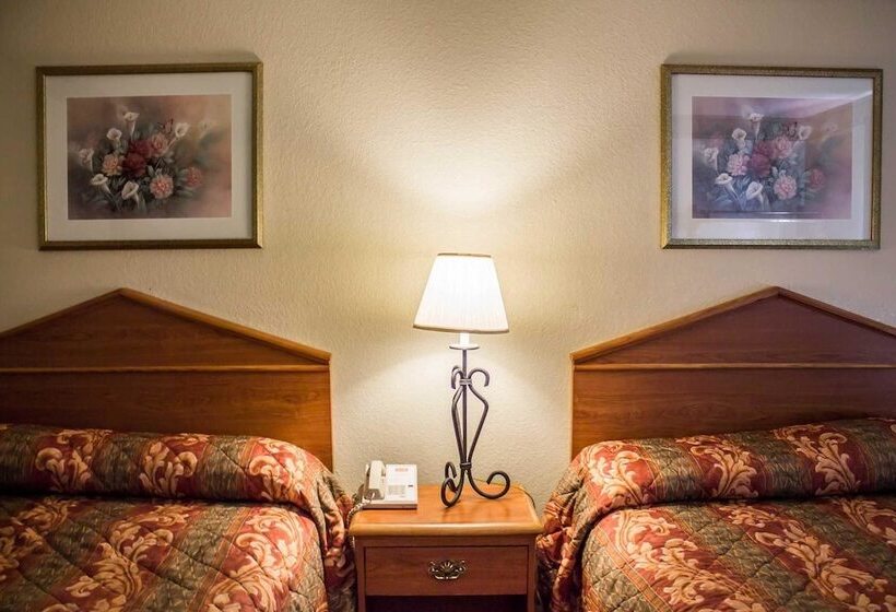 בית מלון כפרי Econo Lodge Akron Copley Northwest