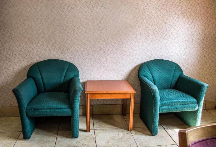 בית מלון כפרי Econo Lodge Akron Copley Northwest