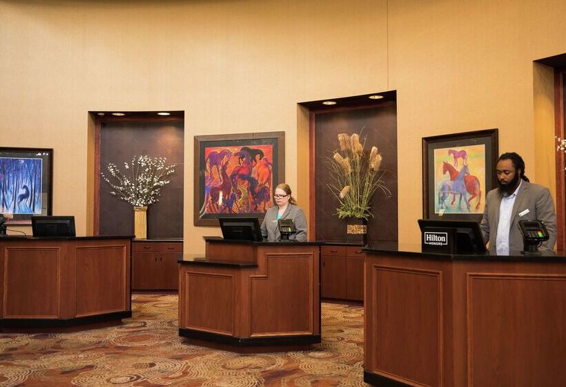 Отель Embassy Suites By Hilton Minneapolis North