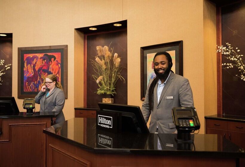 Отель Embassy Suites By Hilton Minneapolis North