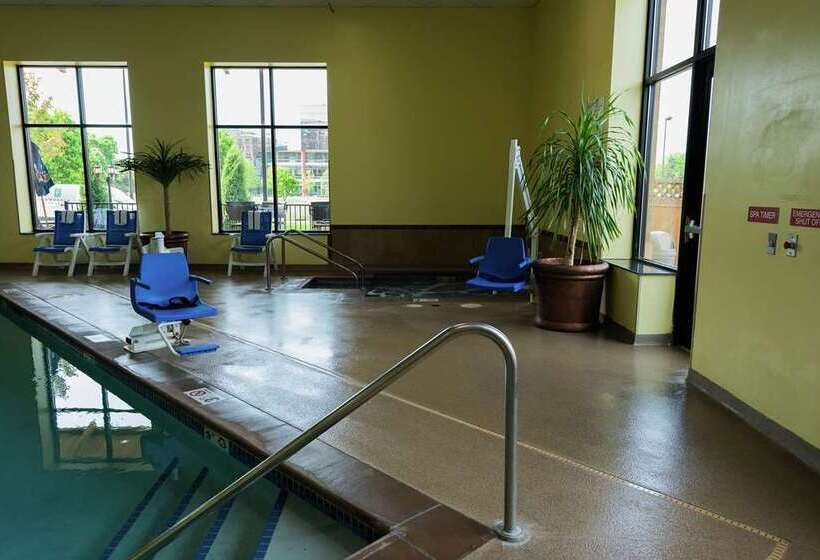 Отель Embassy Suites By Hilton Minneapolis North