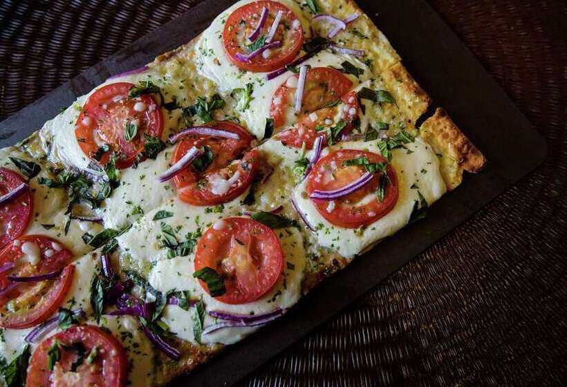 Отель Embassy Suites By Hilton Minneapolis North