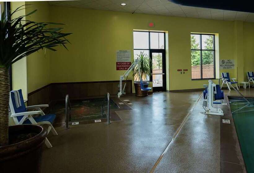 Отель Embassy Suites By Hilton Minneapolis North