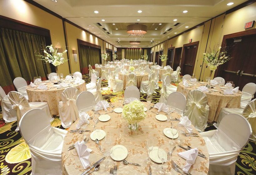 בית מלון כפרי Embassy Suites Houston Downtown