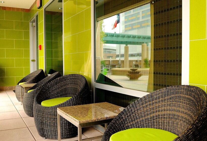 בית מלון כפרי Embassy Suites Houston Downtown