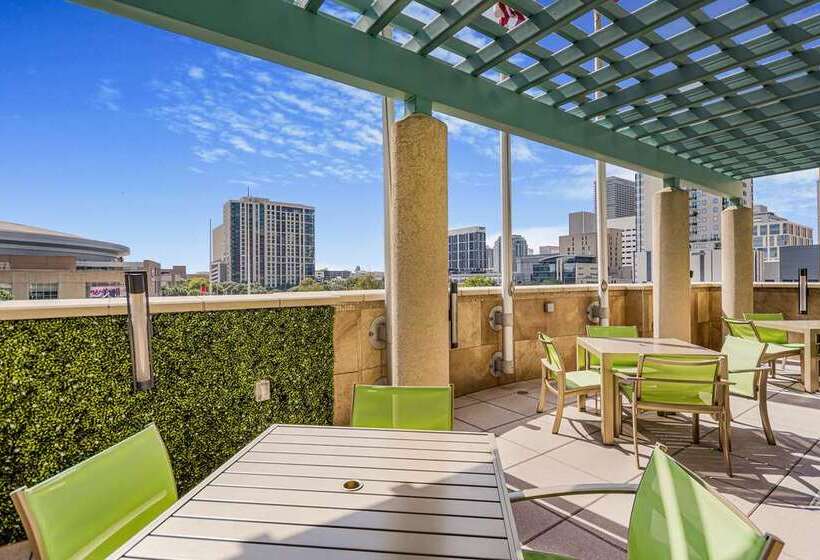 בית מלון כפרי Embassy Suites Houston Downtown