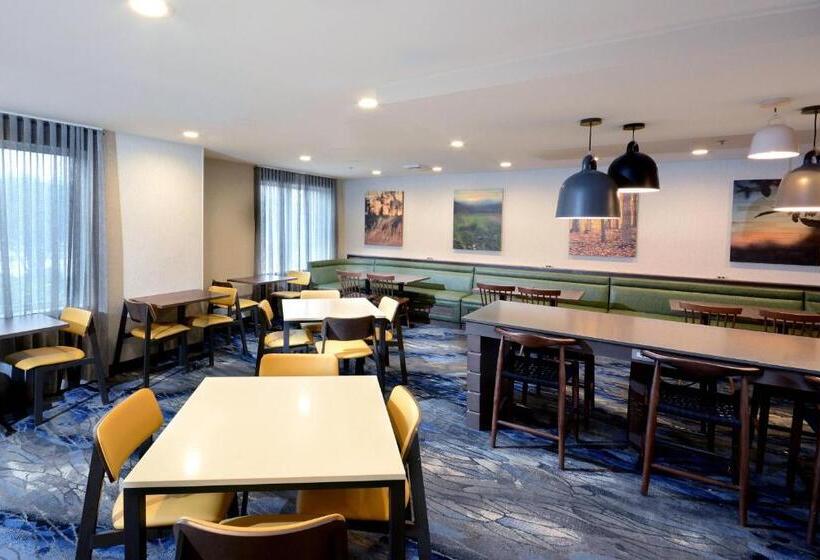 Отель Fairfield Inn Greensboro Airport