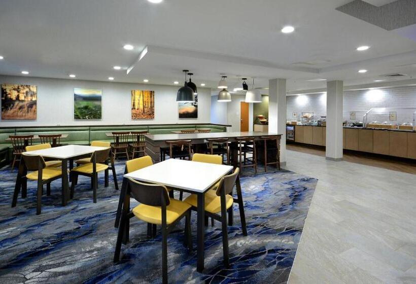 Отель Fairfield Inn Greensboro Airport