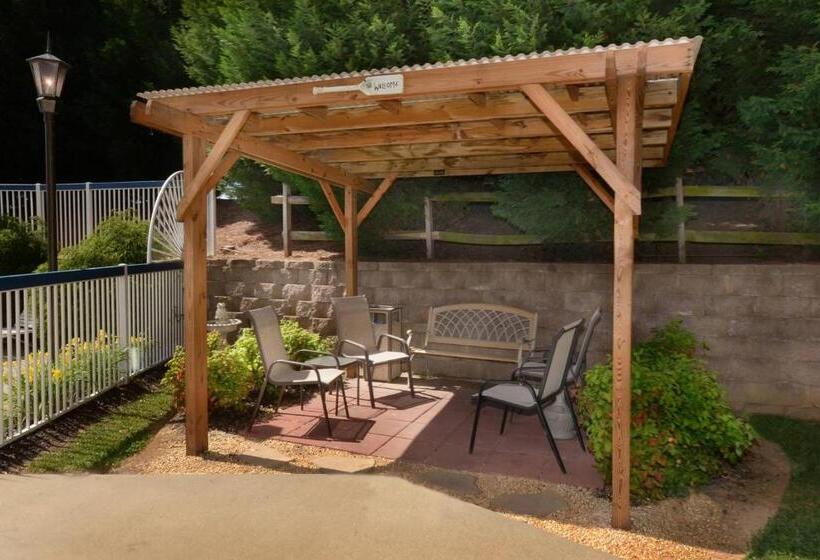 Отель Fairfield Inn Greensboro Airport