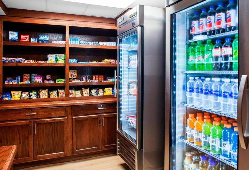 Macon Hotel & Suites