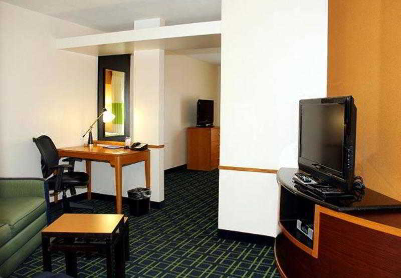 هتل Fairfield Inn And Suites By Marriott Fort Wayne