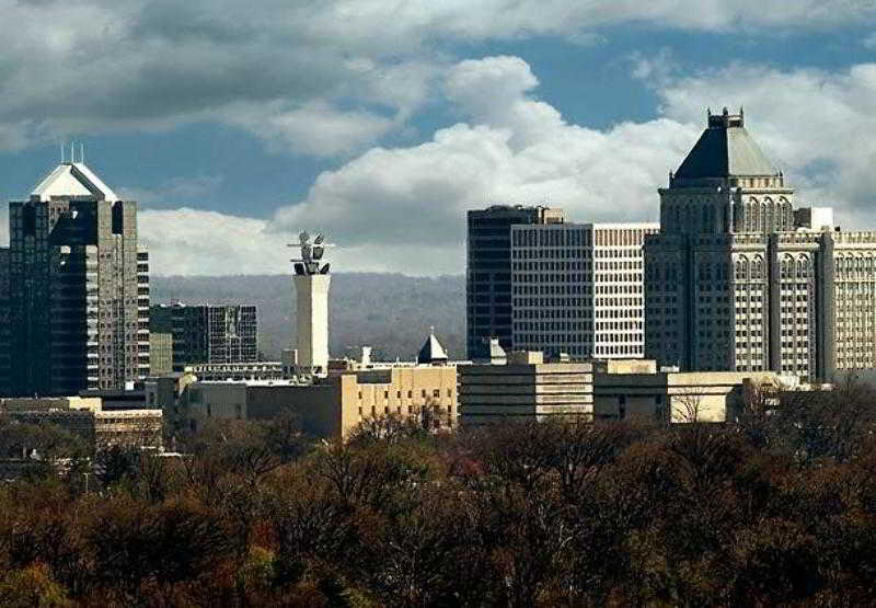 Отель Fairfield Inn & Suites Greensboro Wendover