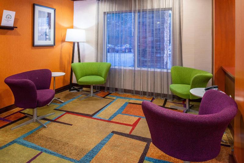 Отель Fairfield Inn & Suites Greensboro Wendover