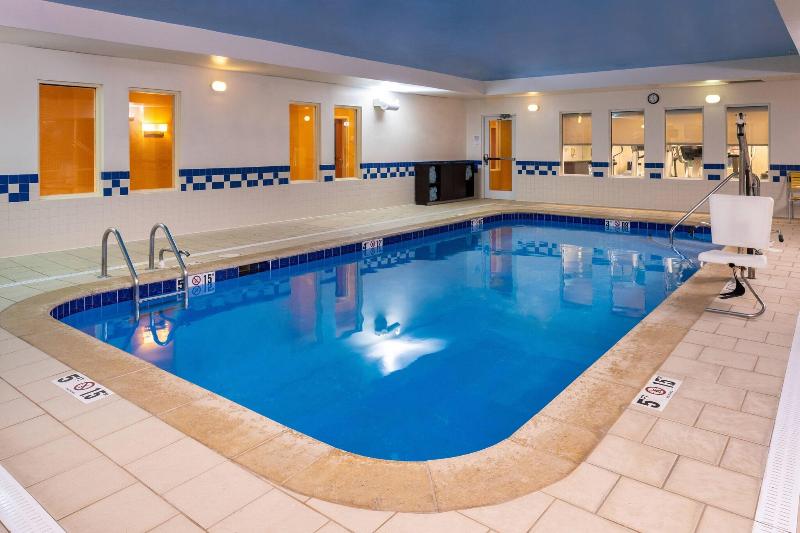 Отель Fairfield Inn & Suites Greensboro Wendover