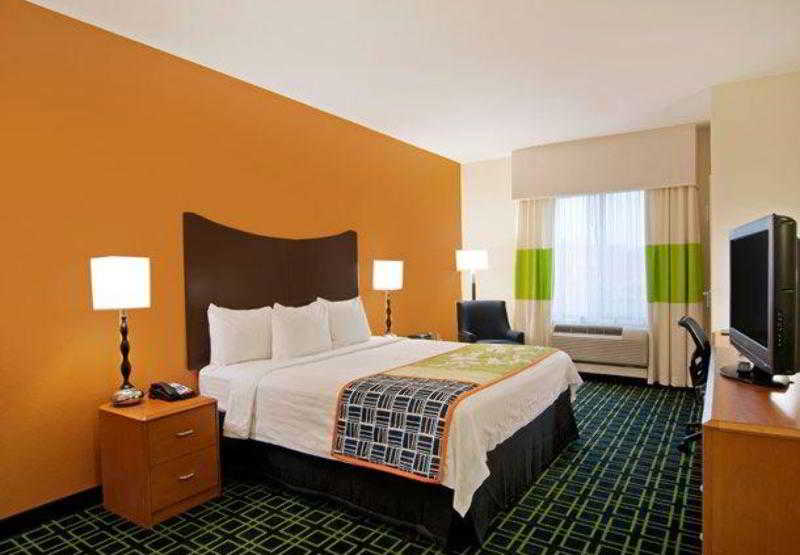 בית מלון כפרי Fairfield Inn & Suites Houston Channelview