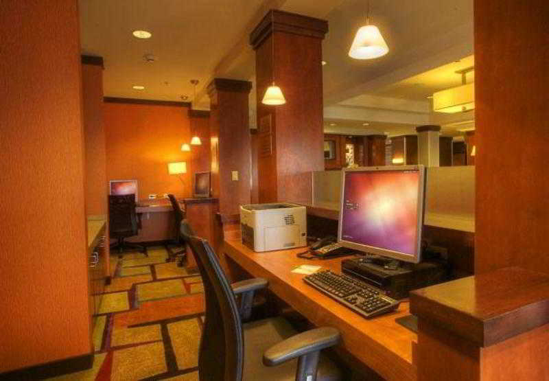 בית מלון כפרי Fairfield Inn & Suites Rapid City