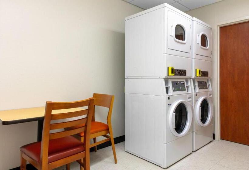 בית מלון כפרי Fairfield Inn & Suites Rapid City