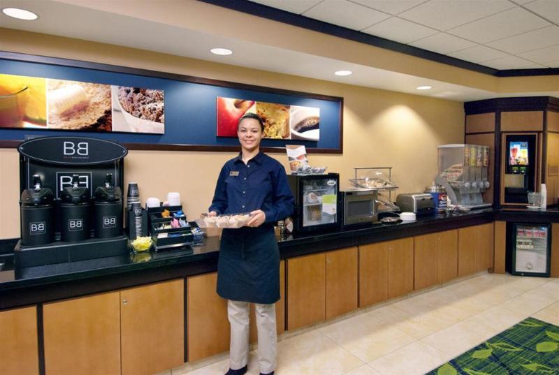 Отель Fairfield Inn & Suites By Marriott Rockford