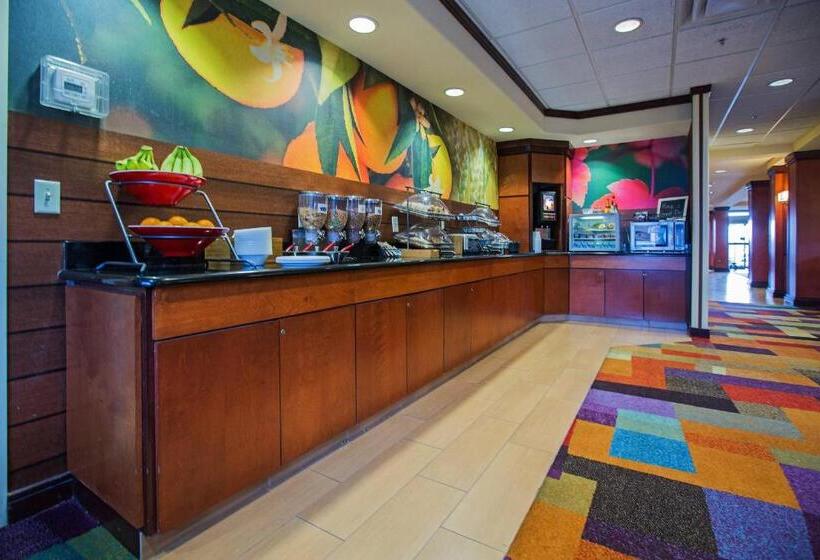 בית מלון כפרי Fairfield Inn & Suites Toledo North