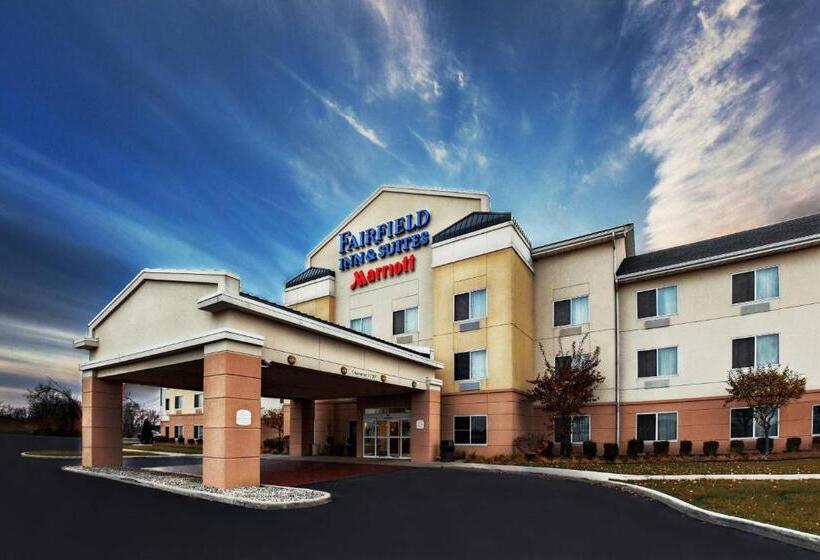 בית מלון כפרי Fairfield Inn & Suites Toledo North